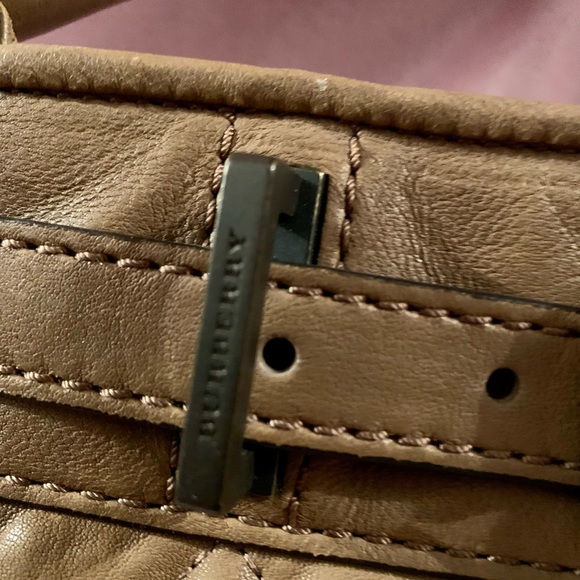 Burberry small sling bag - Picture 8 of 12